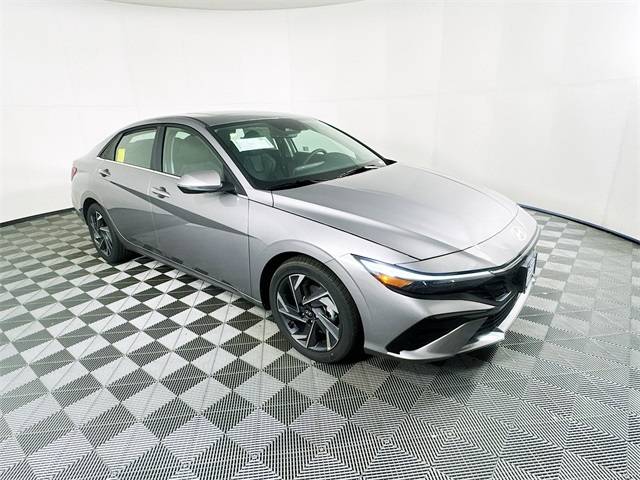 2025 Hyundai Elantra Limited — Sedan — 3,516 mi — Raynham, MA