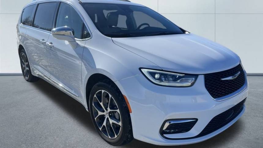 2021 Chrysler Pacifica Limited — Minivan — 23,406 mi — Fishers, IN