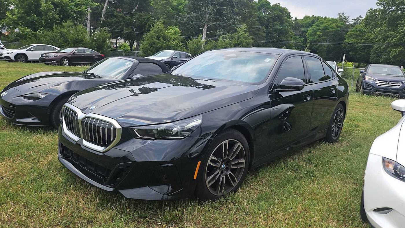 2025 BMW 5 Series 530i — Sedan — 1,560 mi — Nashville, TN