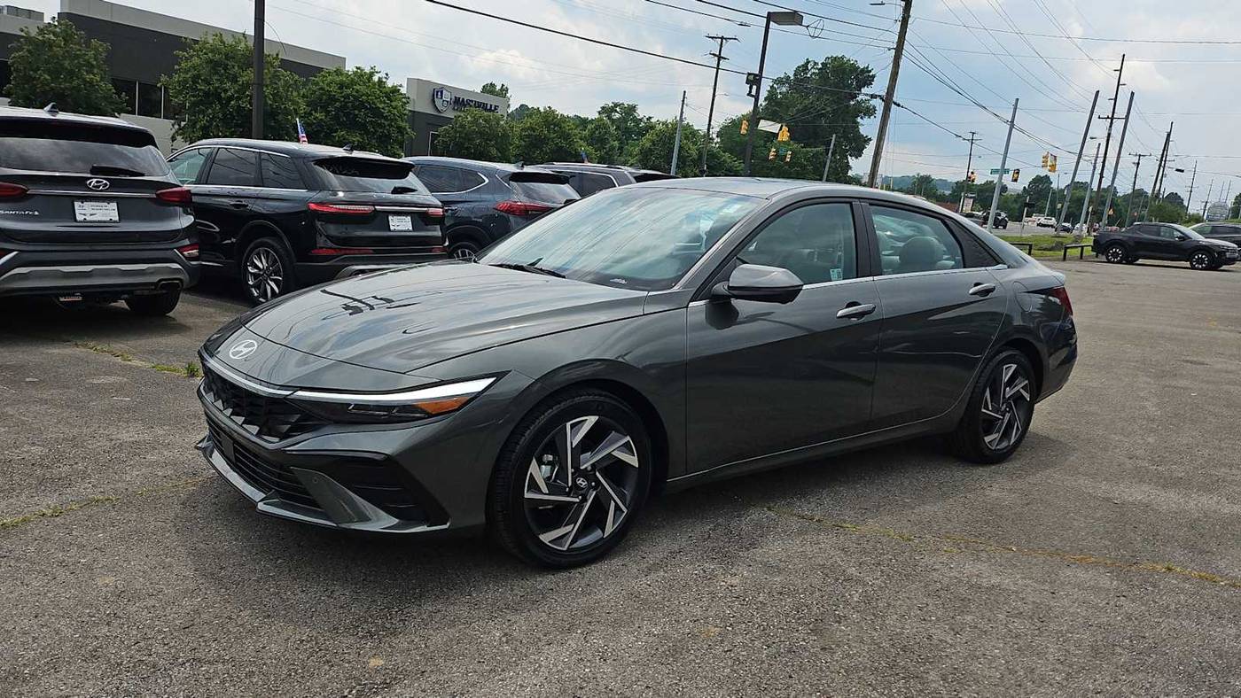2024 Hyundai Elantra Limited — Sedan — 4,516 mi — Nashville, TN
