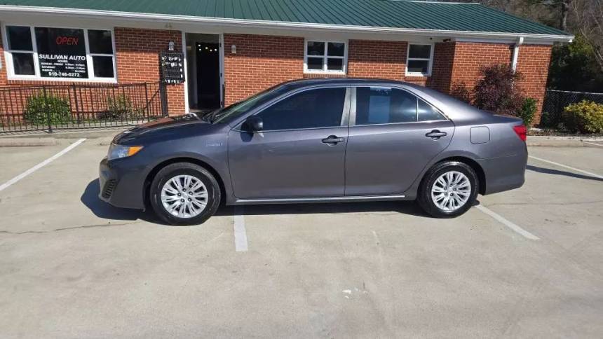 2013 Toyota Camry Hybrid LE — Sedan — 83,330 mi — Fayetteville, NC