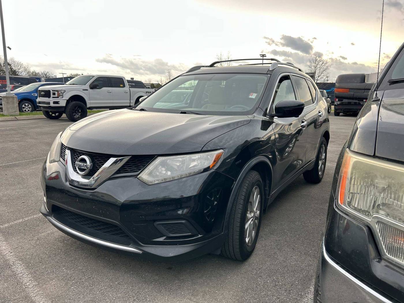 2016 Nissan Rogue SV — SUV — 97,813 mi — Murfreesboro, TN