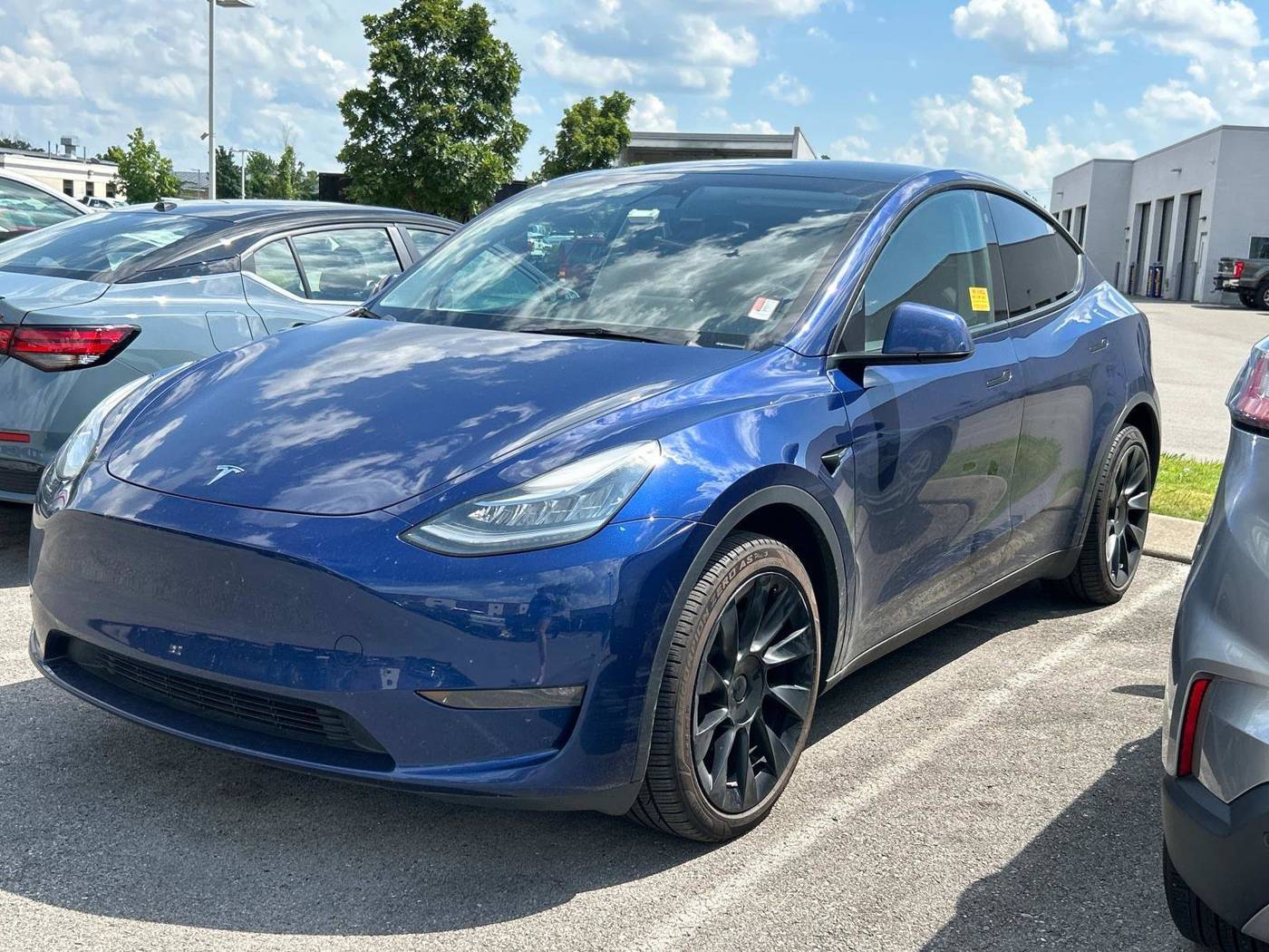 2023 Tesla Model Y Long Range — SUV — 24,732 mi — Murfreesboro, TN