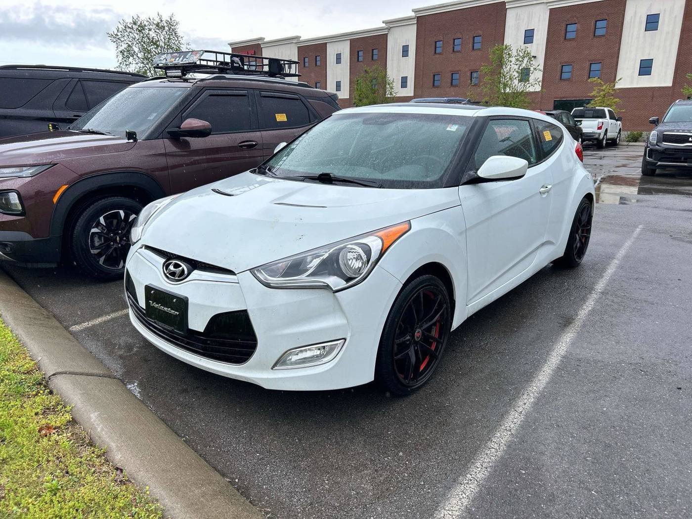 2013 Hyundai Veloster Base — Hatchback — 125,121 mi — Murfreesboro, TN