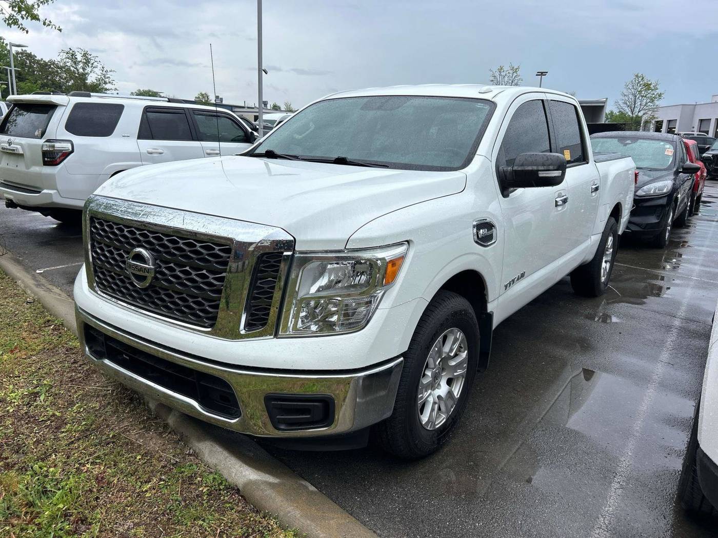 2017 Nissan Titan SV — Pickup Truck — 120,257 mi — Murfreesboro, TN