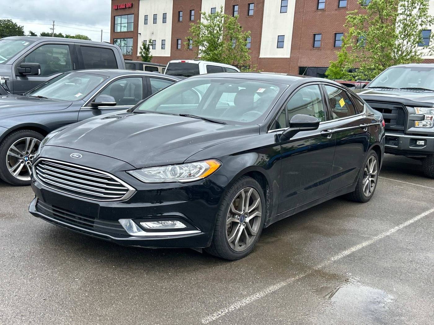 2017 Ford Fusion SE — Sedan — 123,812 mi — Murfreesboro, TN