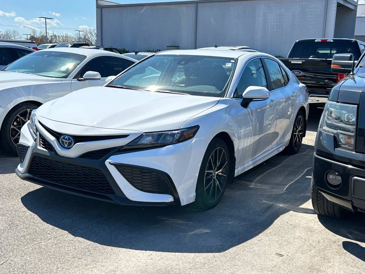 2024 Toyota Camry Hybrid SE — Sedan — 52,111 mi — Murfreesboro, TN