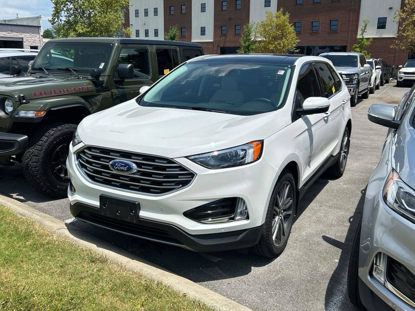 2023 Ford Edge Titanium — SUV — 10,190 mi — Murfreesboro, TN