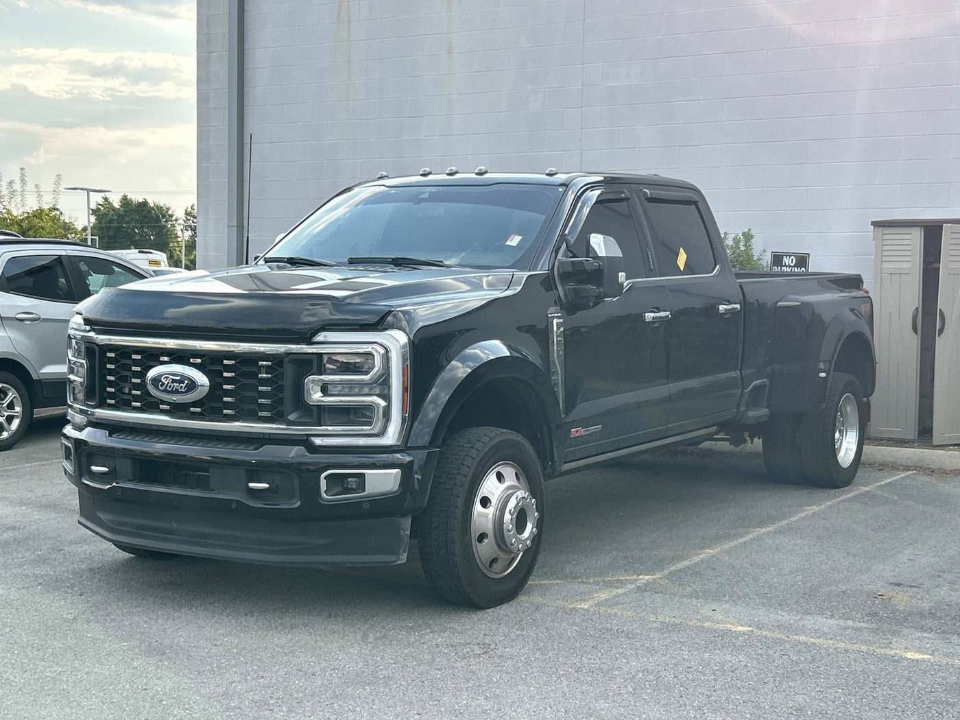 2024 Ford Super Duty F-450 Platinum — Pickup Truck — 33,923 mi — Murfreesboro, TN