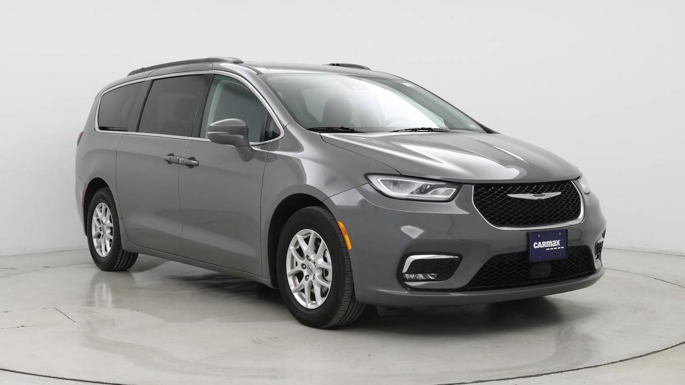 2022 Chrysler Pacifica Touring L — Minivan — 51,971 mi — St. Louis, MO