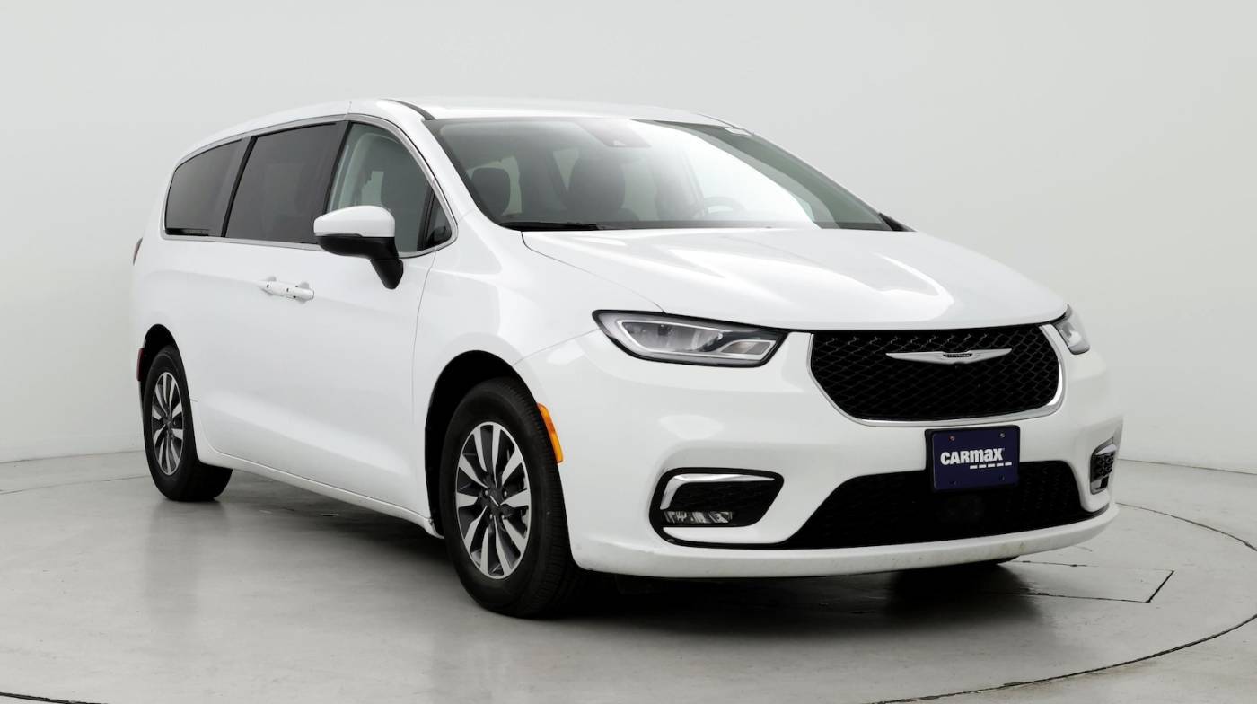 2023 Chrysler Pacifica Hybrid Touring L — Minivan — 39,446 mi — St. Louis, MO