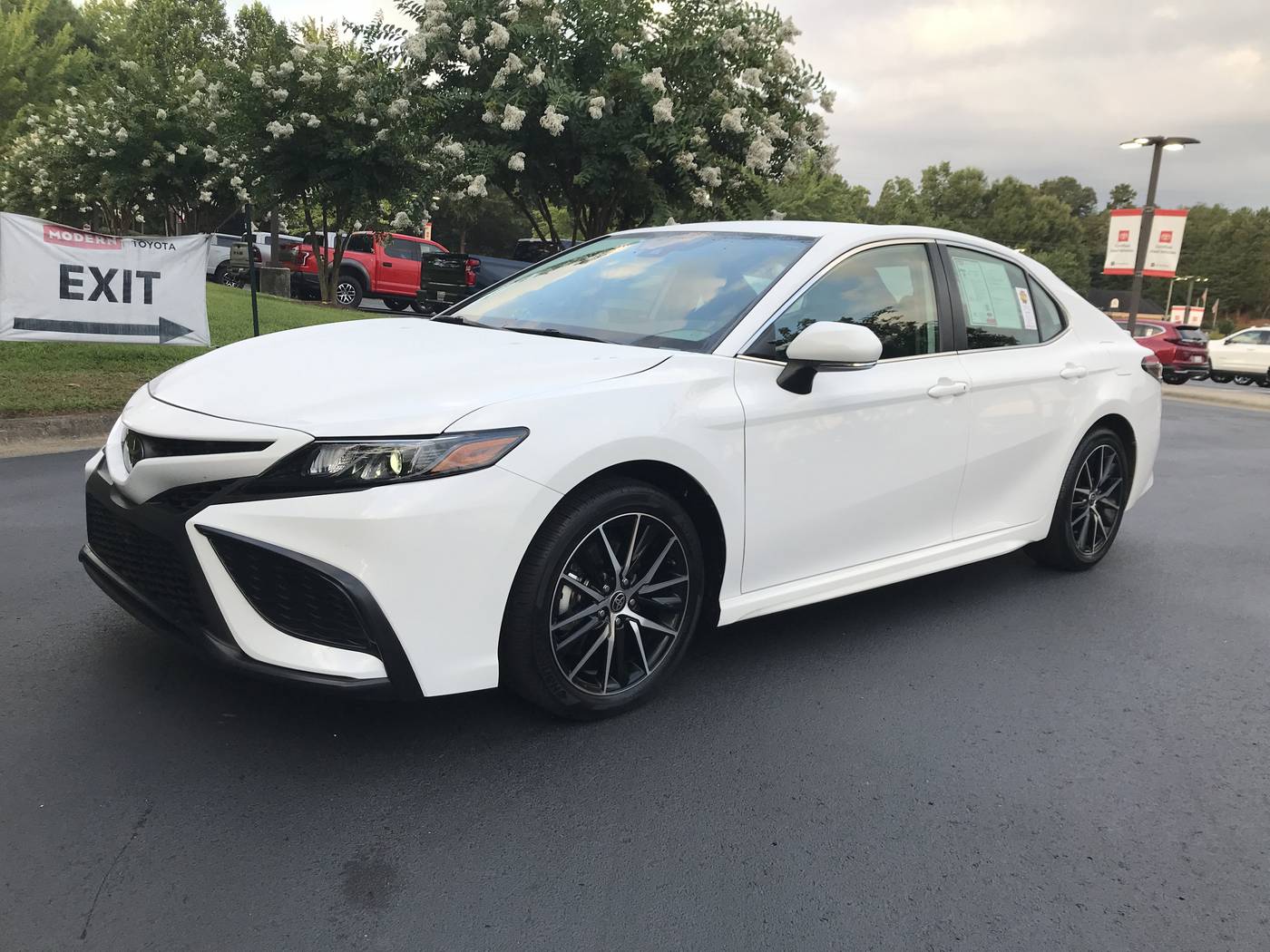 2023 Toyota Camry SE — Sedan — 16,756 mi — Winston-Salem, NC