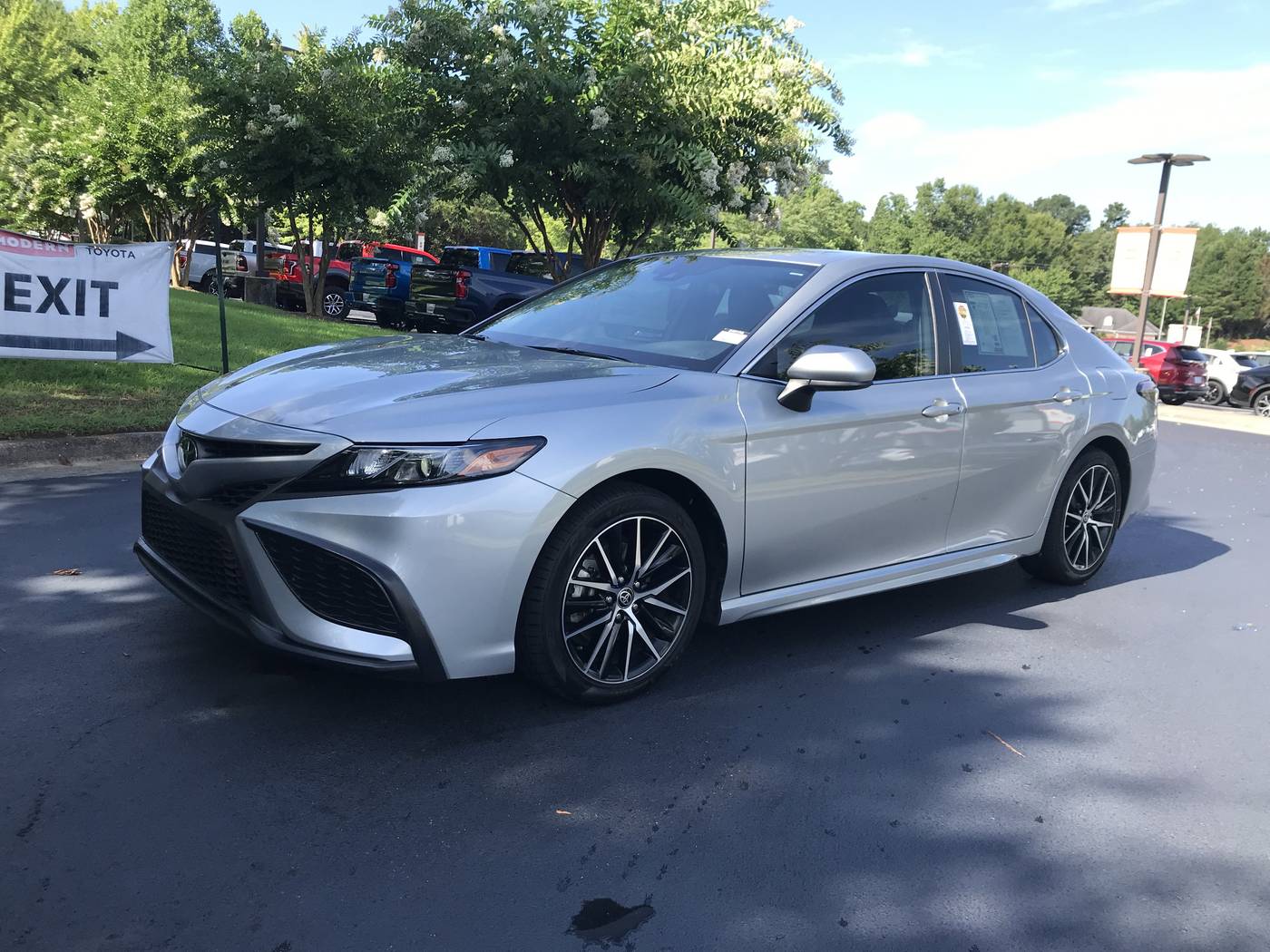 2021 Toyota Camry SE — Sedan — 33,085 mi — Winston-Salem, NC