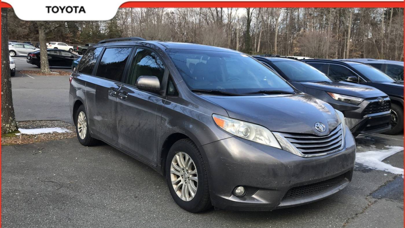 2017 Toyota Sienna XLE — Minivan — 121,883 mi — Winston-Salem, NC