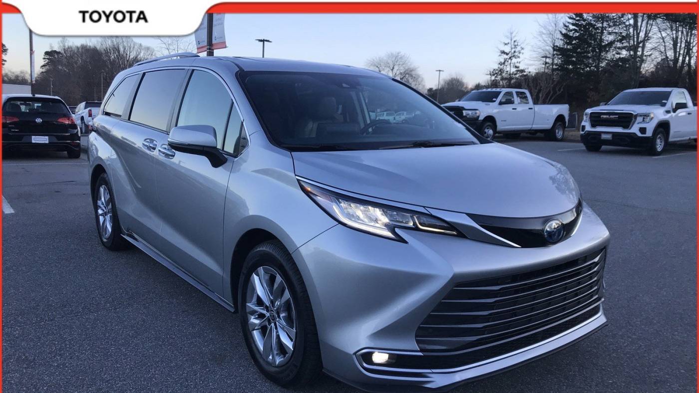 2022 Toyota Sienna Limited — Minivan — 42,689 mi — Winston-Salem, NC