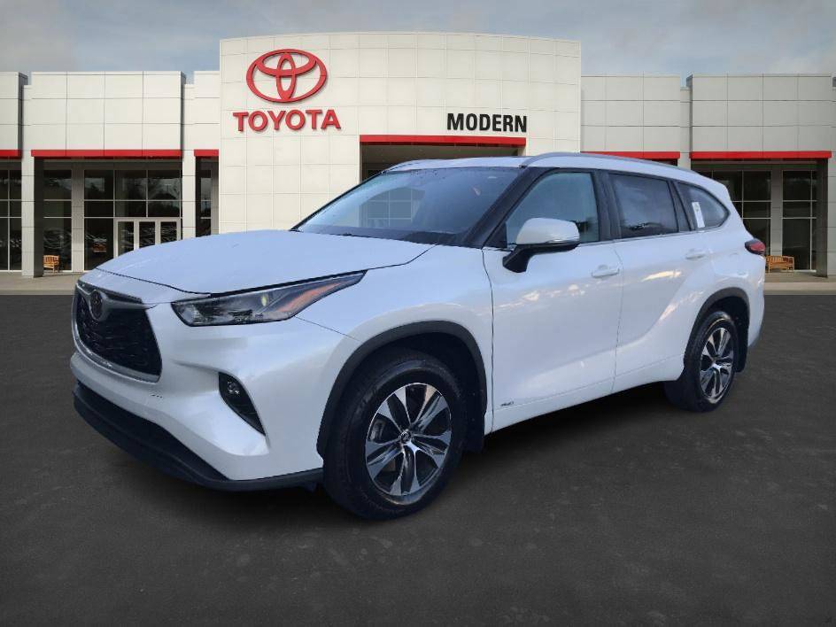 2025 Toyota Highlander Hybrid XLE — SUV — 13,610 mi — Winston-Salem, NC