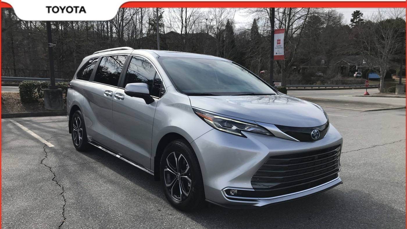 2025 Toyota Sienna Platinum — Minivan — 239 mi — Winston-Salem, NC