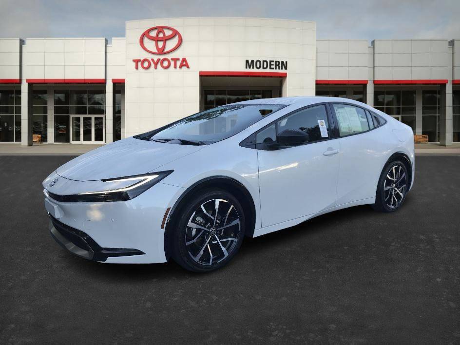 2025 Toyota Prius Plug-In Hybrid XSE — Hatchback — 11,312 mi — Winston-Salem, NC