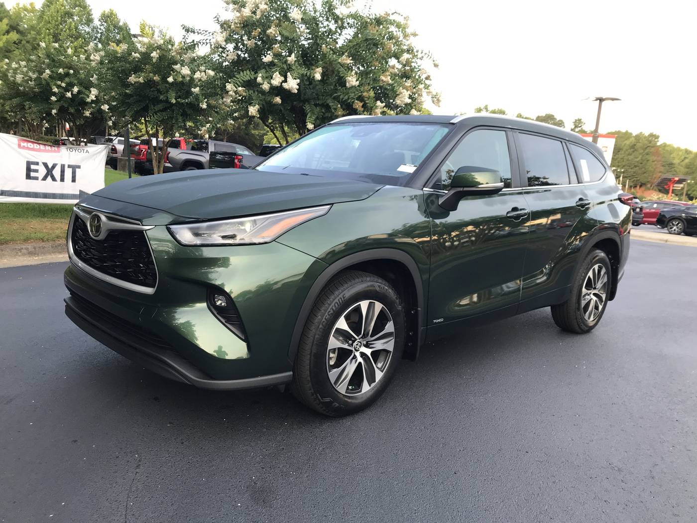 2025 Toyota Highlander Hybrid XLE — SUV — 7,317 mi — Winston-Salem, NC