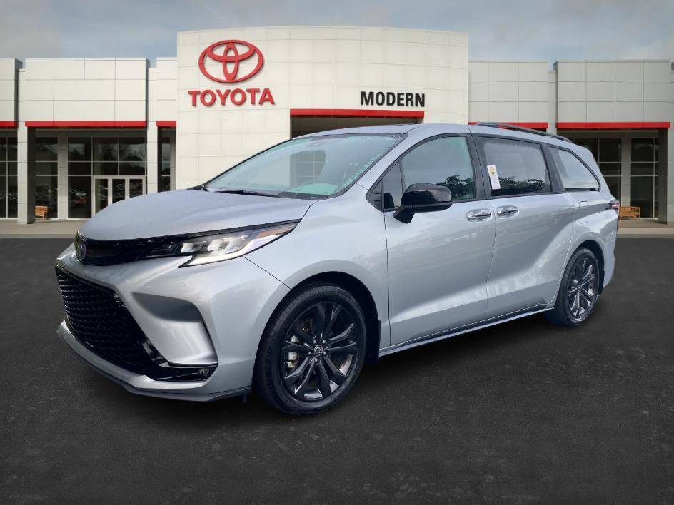 2025 Toyota Sienna XSE — Minivan — 10,233 mi — Winston-Salem, NC