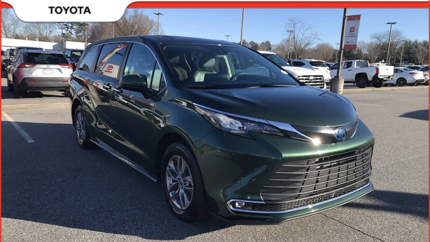 2024 Toyota Sienna XLE — Minivan — 19,307 mi — Winston-Salem, NC