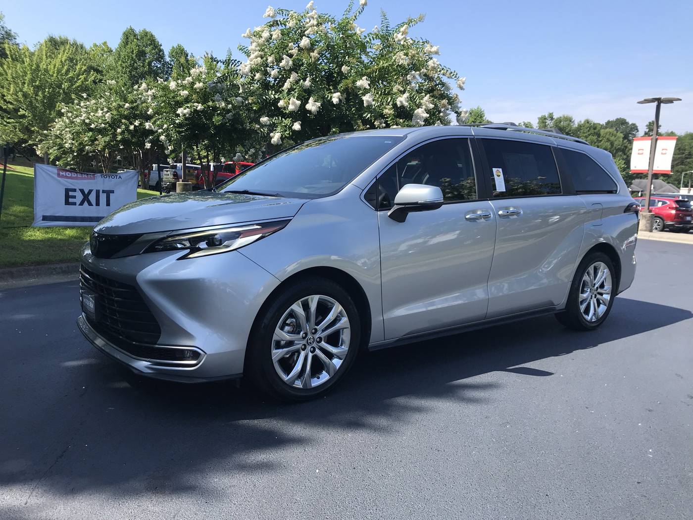 2023 Toyota Sienna Platinum — Minivan — 29,558 mi — Winston-Salem, NC