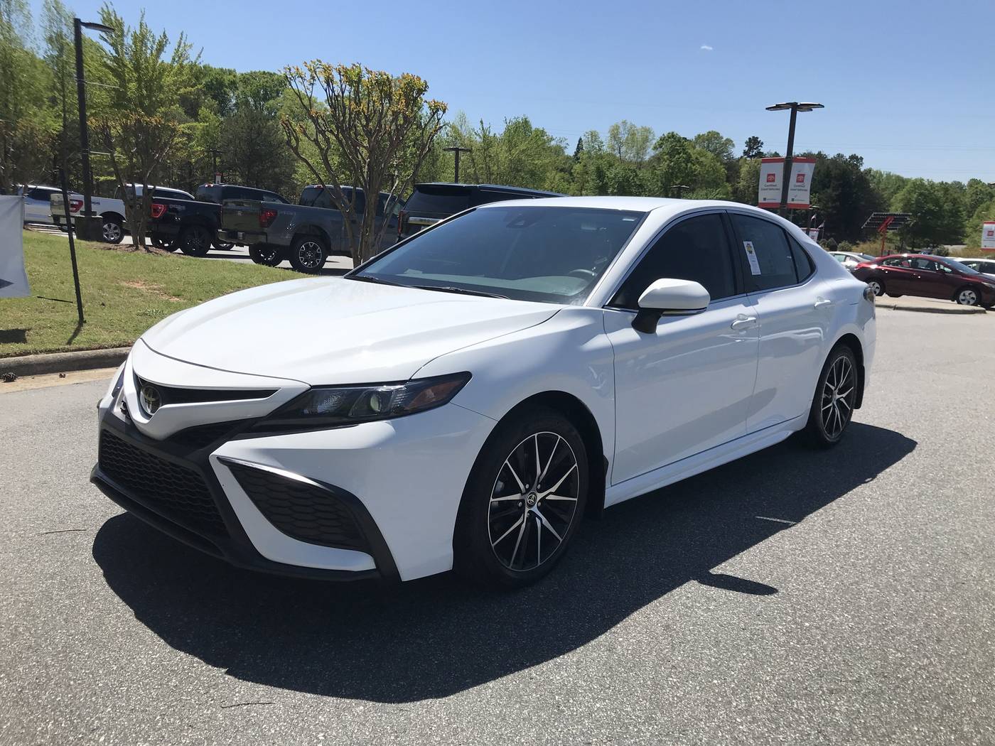 2024 Toyota Camry SE — Sedan — 32,639 mi — Winston-Salem, NC