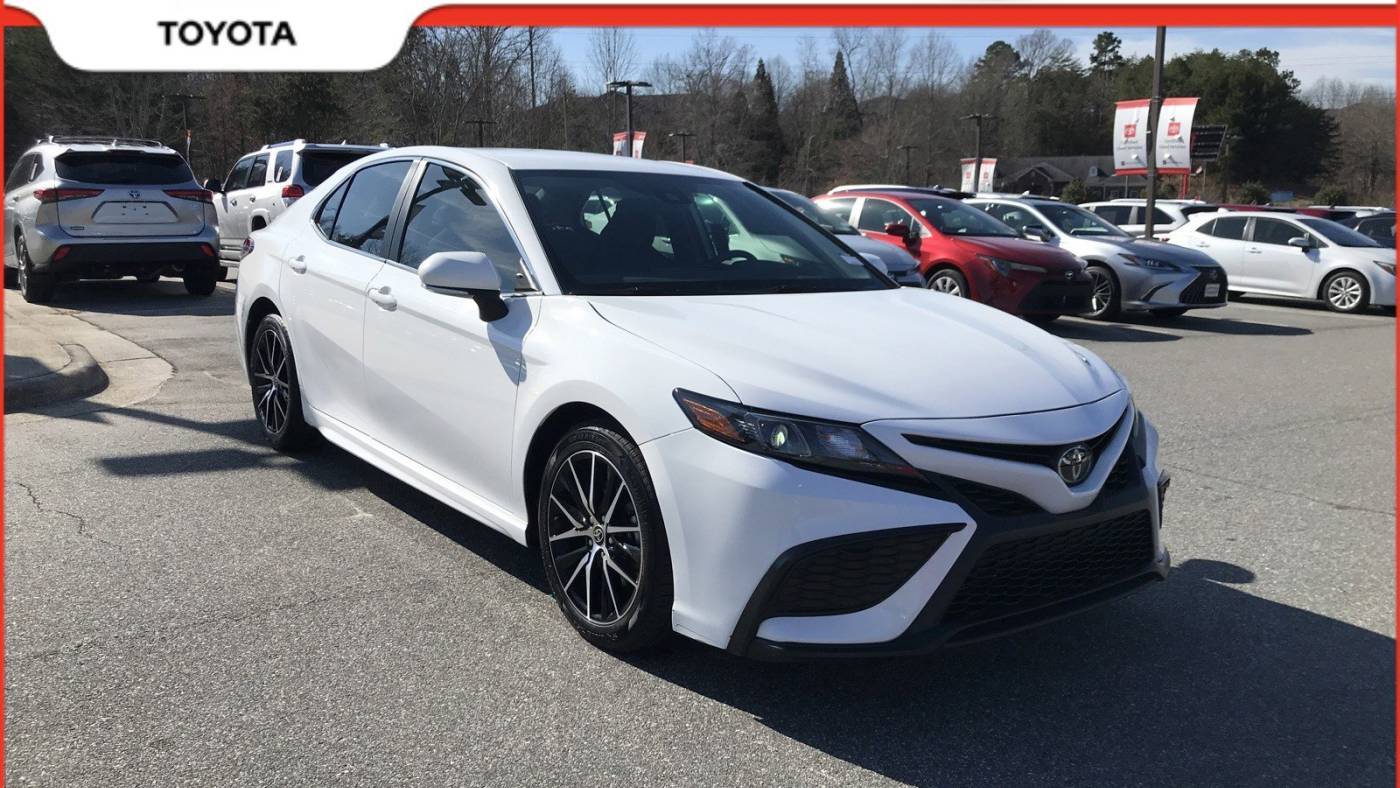 2022 Toyota Camry SE — Sedan — 27,359 mi — Winston-Salem, NC