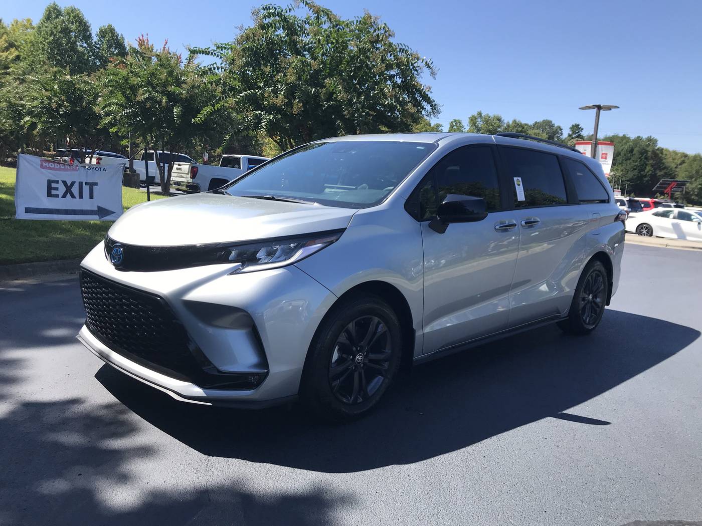 2025 Toyota Highlander XLE — SUV — 6,328 mi — Winston-Salem, NC