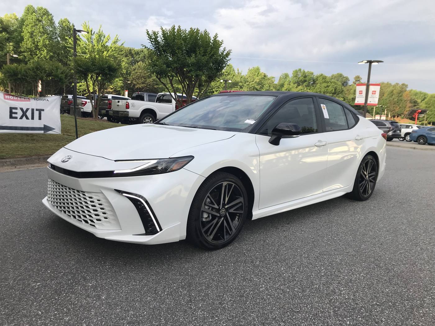 2025 Toyota Camry LE — Sedan — 14,995 mi — Winston-Salem, NC
