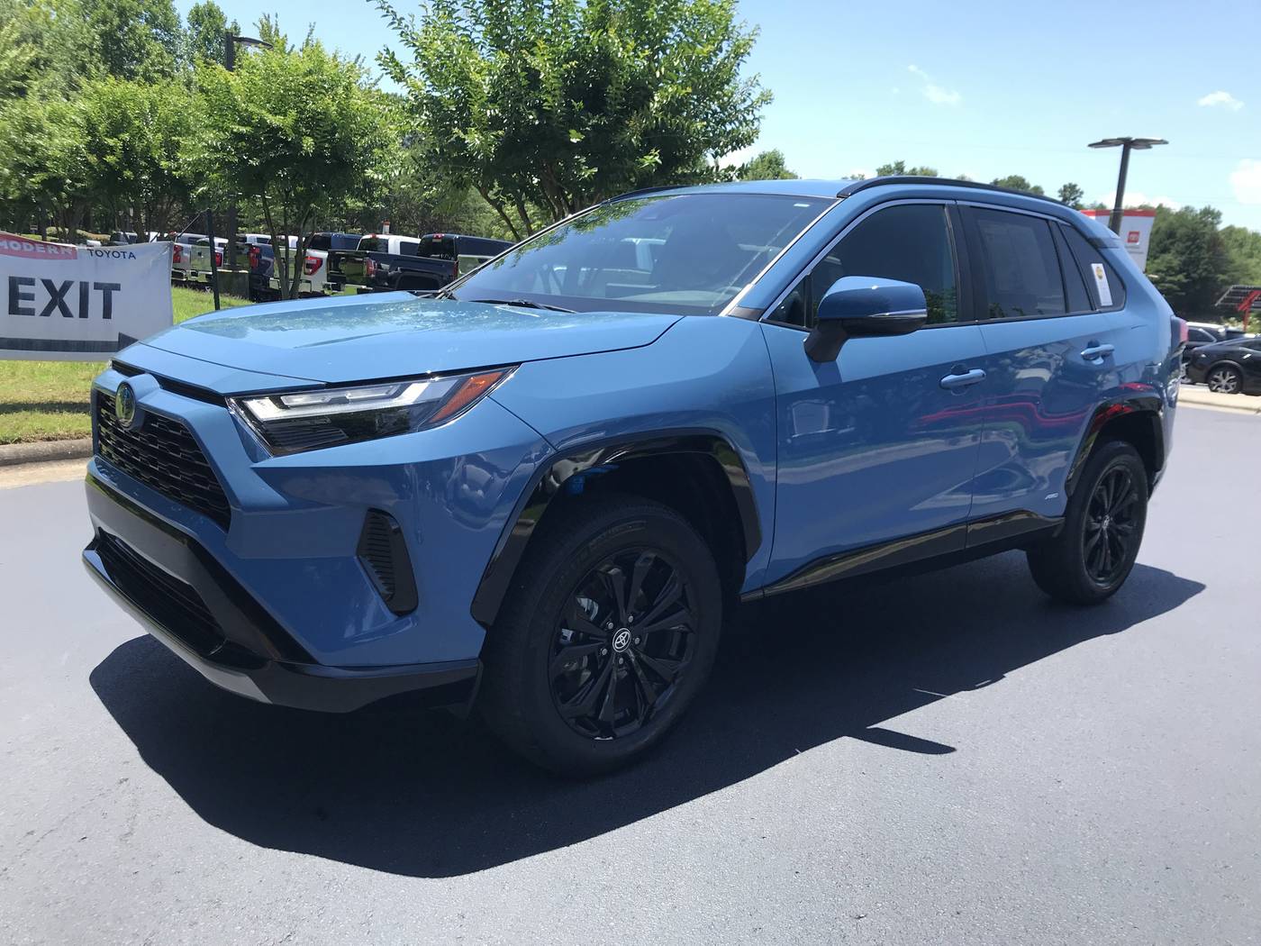 2024 Toyota RAV4 Hybrid SE — SUV — 17,035 mi — Winston-Salem, NC