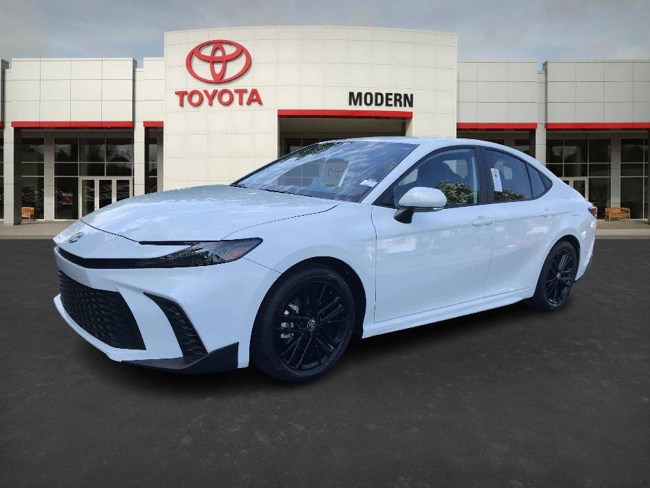 2025 Toyota Camry Hybrid SE — Sedan — 19,760 mi — Winston-Salem, NC