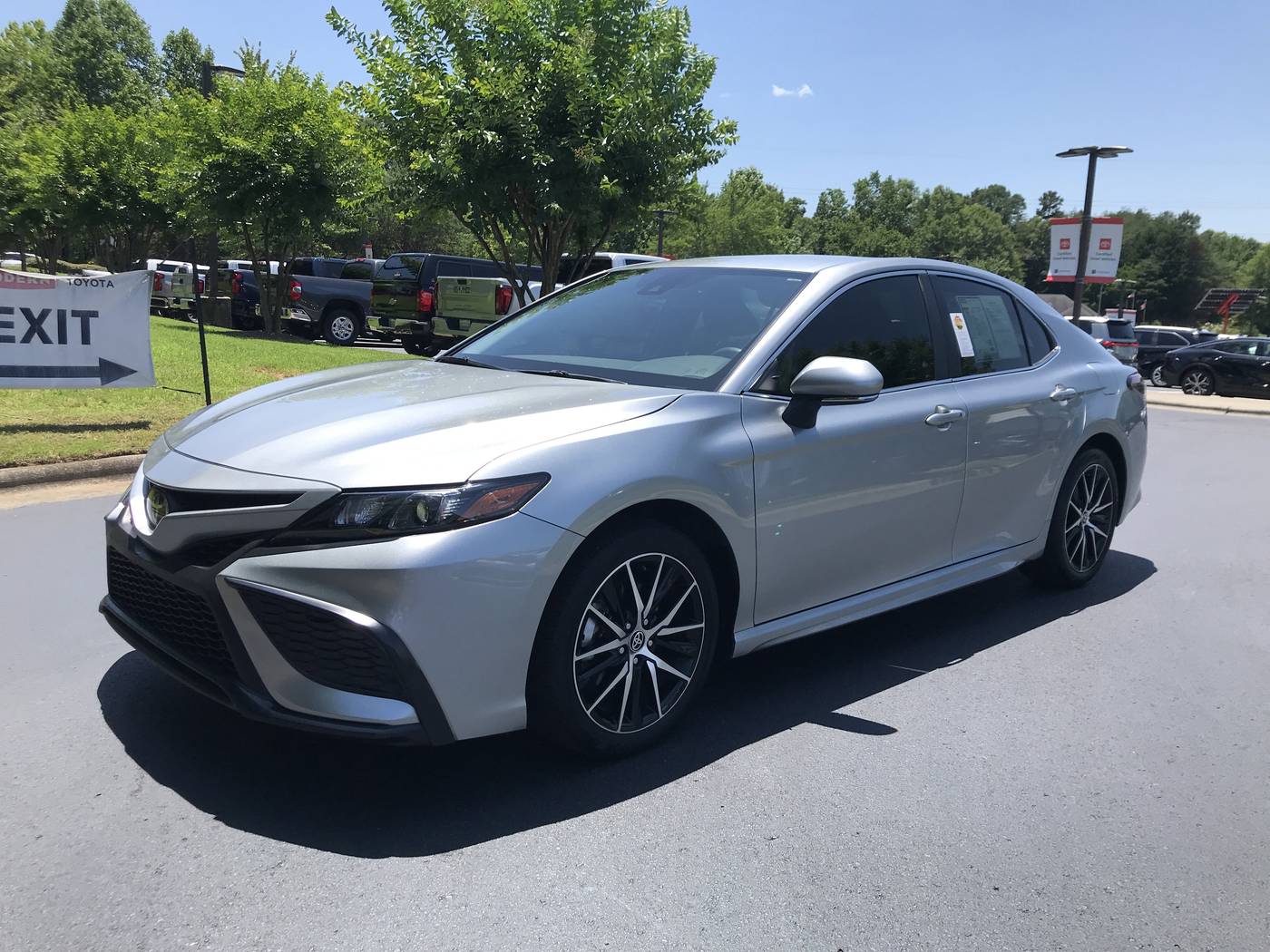 2024 Toyota Camry SE — Sedan — 15,594 mi — Winston-Salem, NC
