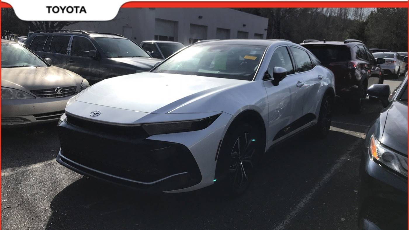 2023 Toyota Crown Limited — Sedan — 36,020 mi — Winston-Salem, NC