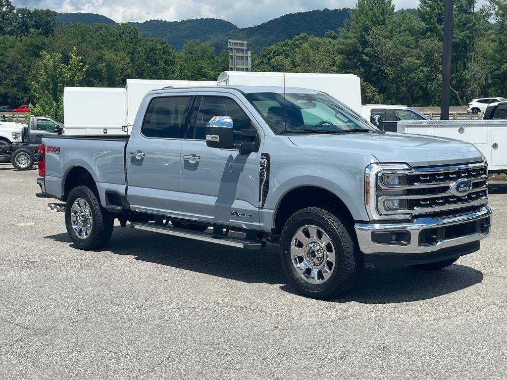 2025 Ford Super Duty F-350 LARIAT — Pickup Truck — 3,168 mi — Canton, NC