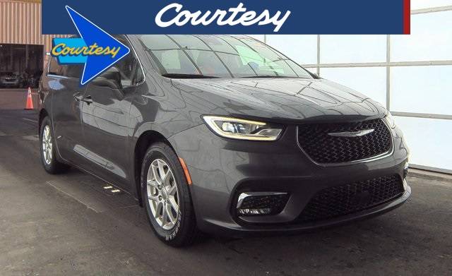 2022 Chrysler Pacifica Touring L — Minivan — 69,961 mi — Mesa, AZ
