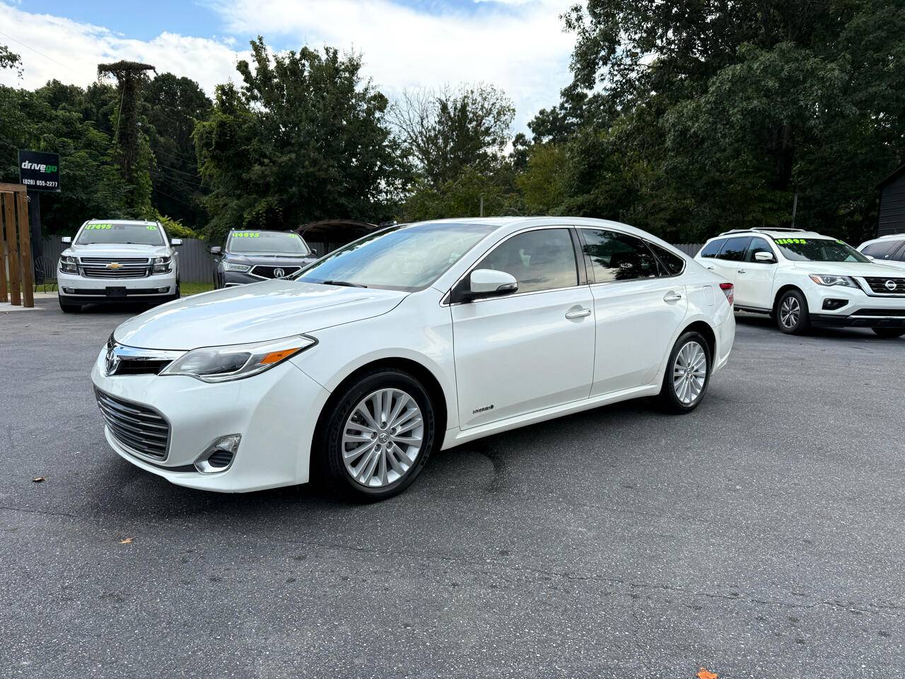 2015 Toyota Avalon Hybrid XLE Premium — Sedan — 116,309 mi — Hickory, NC