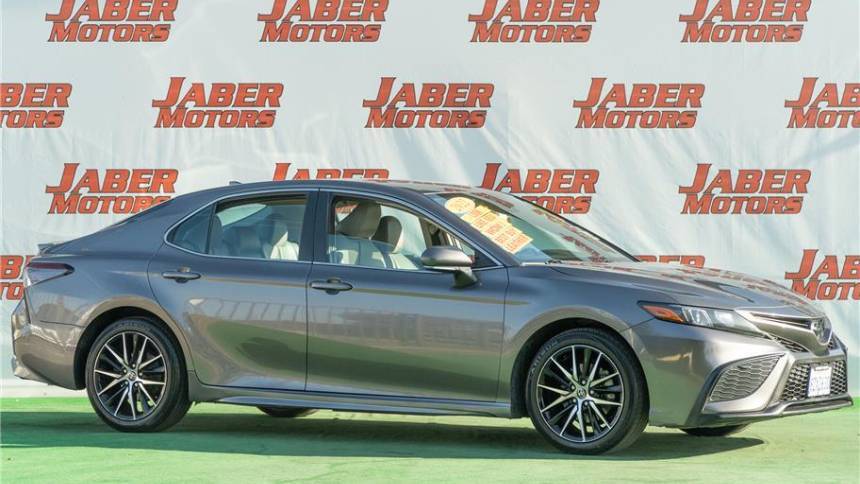 2022 Toyota Camry SE — Sedan — 124,401 mi — Reedley, CA