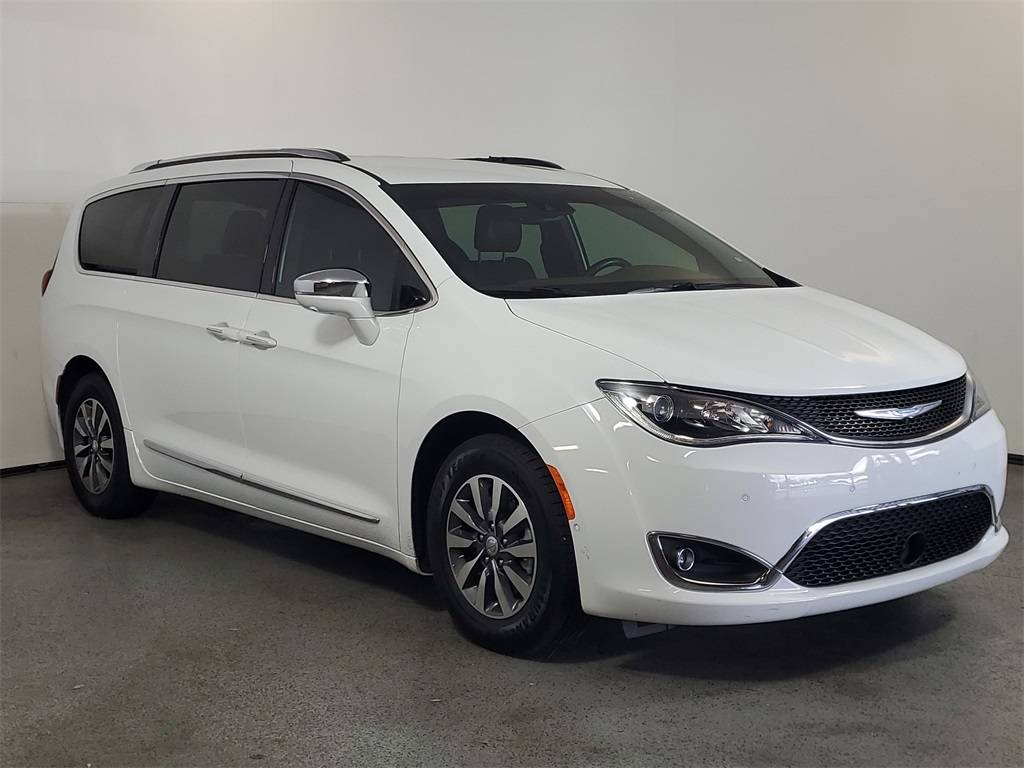 2020 Chrysler Pacifica Hybrid Limited — Minivan — 31,732 mi — Clermont, FL