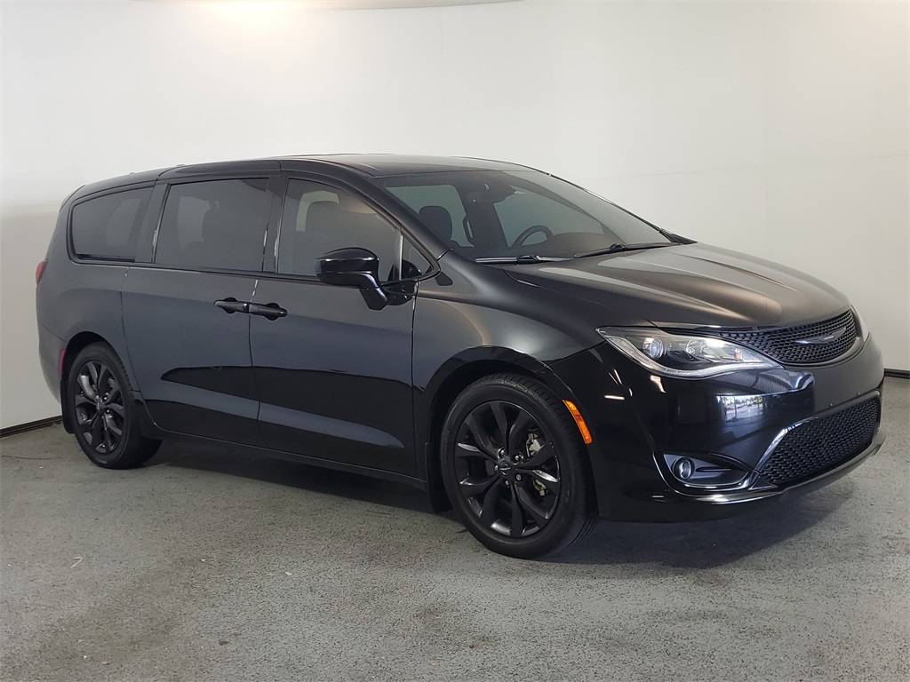2019 Chrysler Pacifica Touring Plus — Minivan — 63,880 mi — Clermont, FL