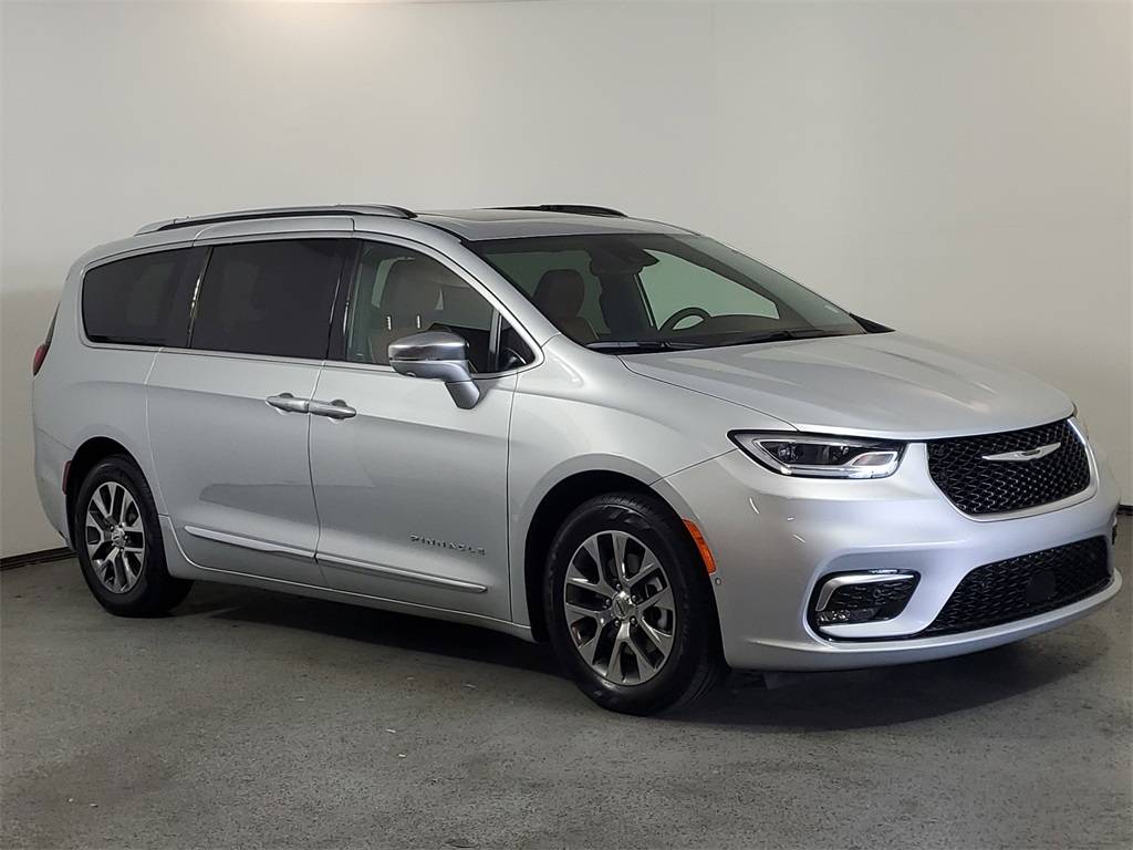 2024 Chrysler Pacifica Hybrid Pinnacle — Minivan — 6,041 mi — Clermont, FL