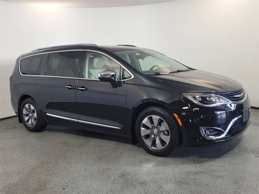 2018 Chrysler Pacifica Hybrid Limited — Minivan — 47,347 mi — Clermont, FL