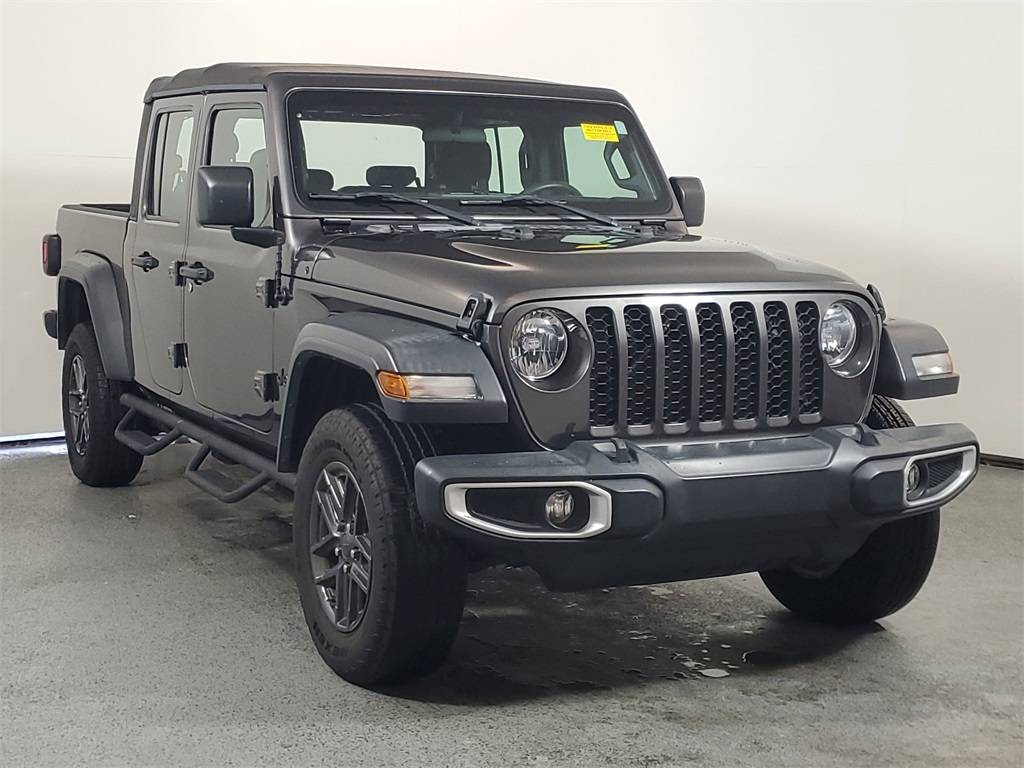 2020 Jeep Gladiator Sport — Pickup Truck — 63,371 mi — Clermont, FL