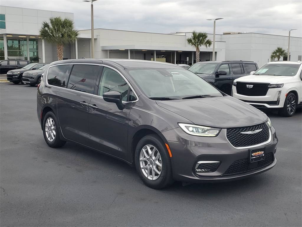 2023 Chrysler Pacifica Touring L — Minivan — 68,888 mi — Clermont, FL