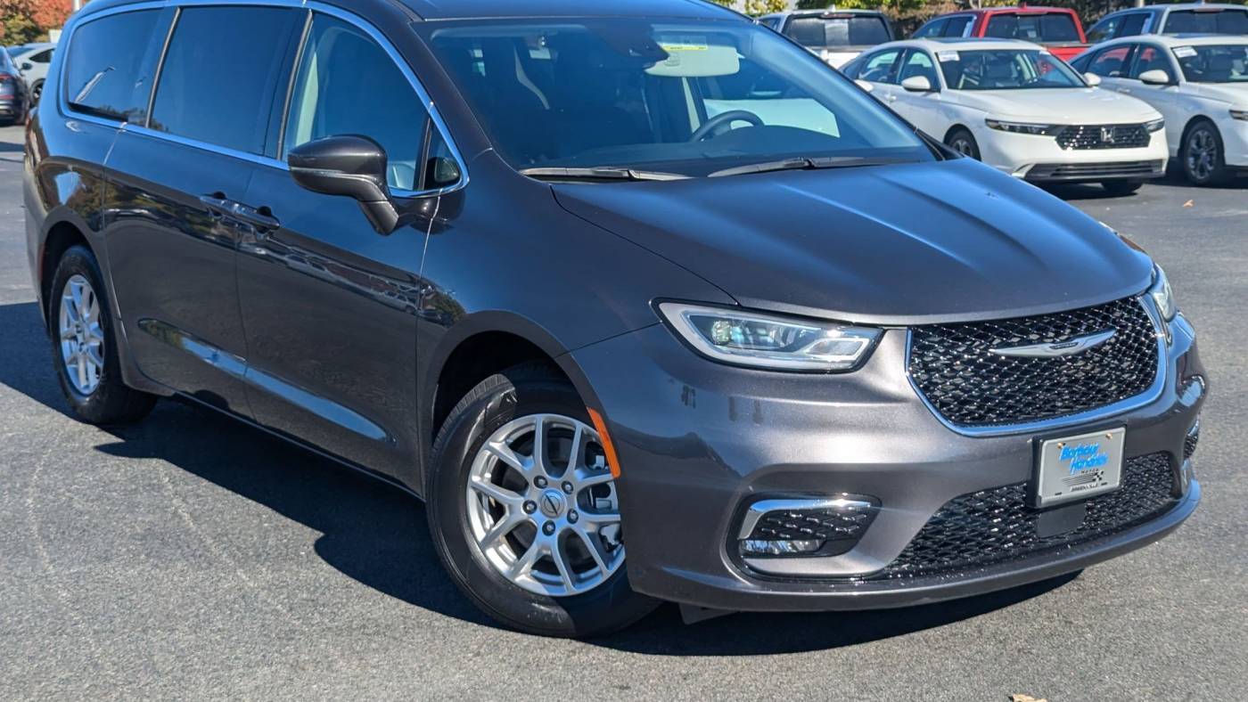 2022 Chrysler Pacifica Touring L — Minivan — 61,320 mi — Greenville, NC