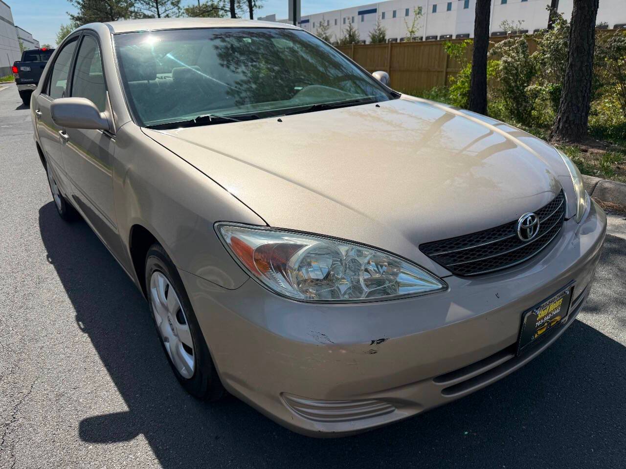 2004 Toyota Camry LE — Sedan — 110,694 mi — Chantilly, VA