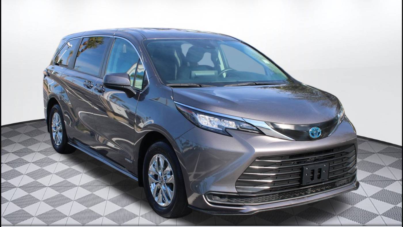 2021 Toyota Sienna LE — Minivan — 29,864 mi — Fort Myers, FL