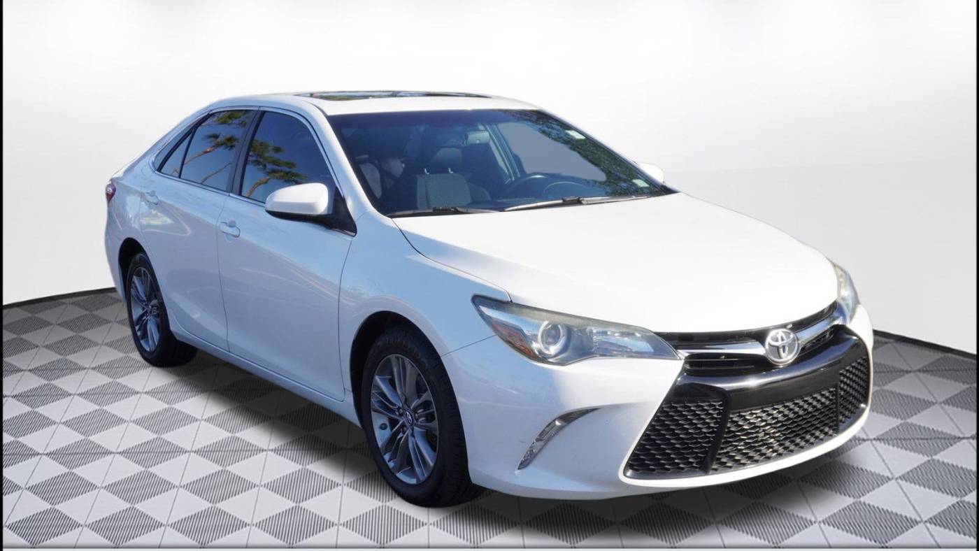 2015 Toyota Camry SE — Sedan — 97,628 mi — Fort Myers, FL