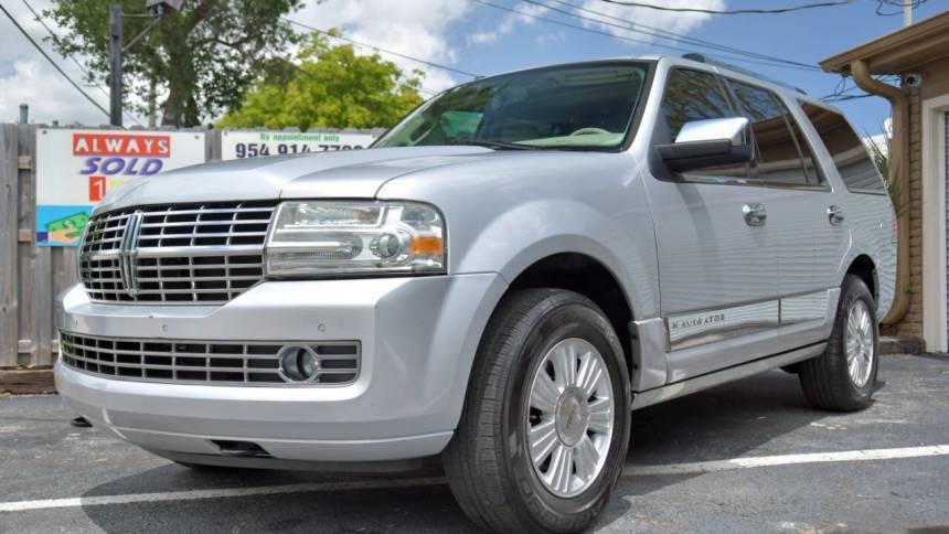 2014 Lincoln Navigator Base
