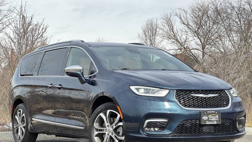 2022 Chrysler Pacifica Pinnacle — Minivan — 37,519 mi — Orland Park, IL